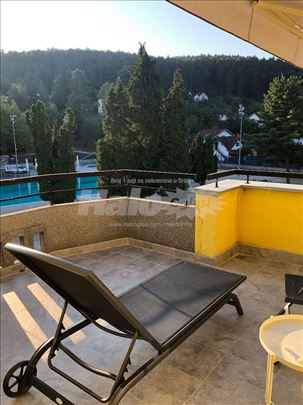 Dvosoban stan , deljiv na dva apartmana, Snežnik