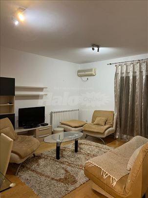 Izdajem namešten stan kod fakulteta na Voždovcu