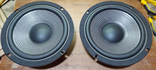 JBL basevi osmice