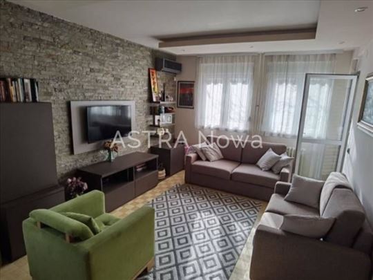 Moderan 2.5 stan plus garaža