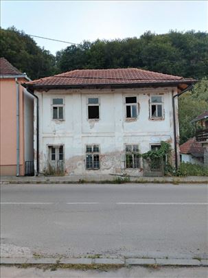Na prodaju kuca