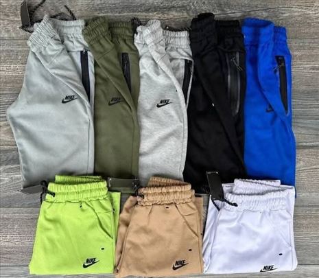 NIKE TECH FLEECE sorts