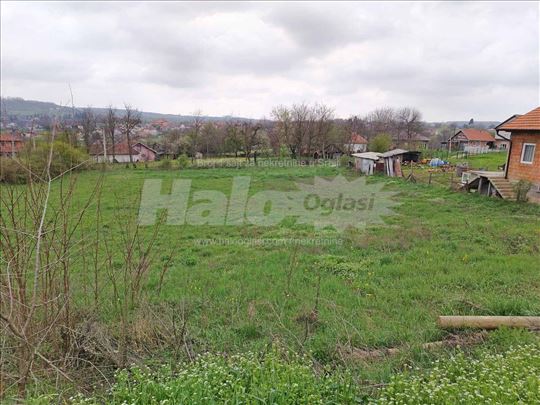 Odlican plac u Sopotu sa pogledom na Kosmaj