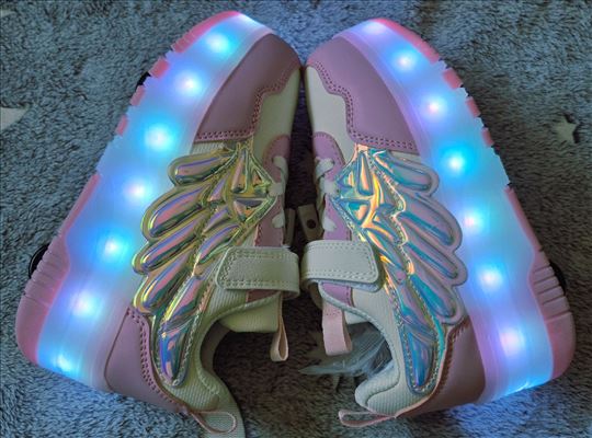 Patike sa točkićima, punjive, razni, brojeva ima,b