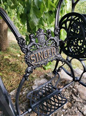SINGER unikatni retro sto orah