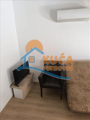 Izdaje se garsonjera u centru Niša, 22m2
