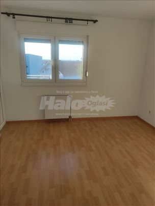 Izdajem prazan stan na Karaburmi