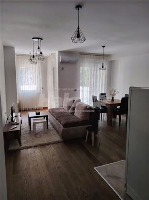 Izdajem stan u Kragujevcu, pored UKC