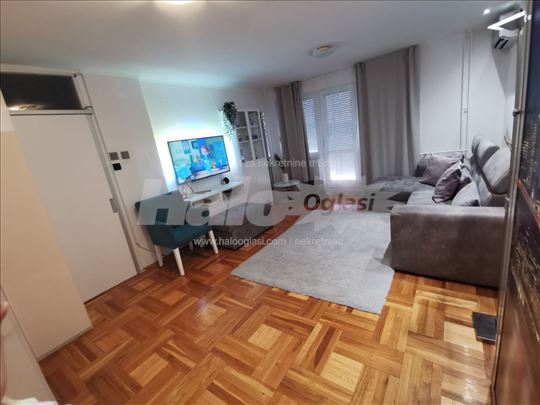 Izdajem stan u Novom Sadu – Balzakova 64