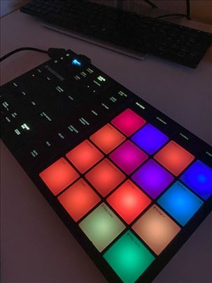 MASCHINE Mikro MK3 Drumpad