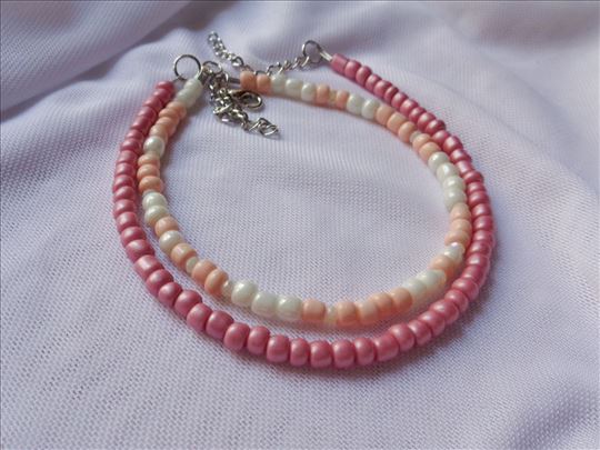 Nakit za nogu u roze nijansama