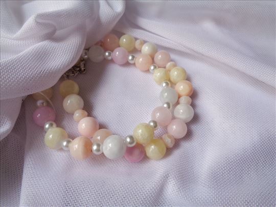Narukvica od poludragog kamenja pastelnih boja