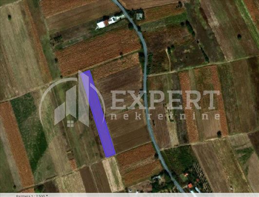 Plac  za  industrijsku  gradnju -  trenutno  poljo