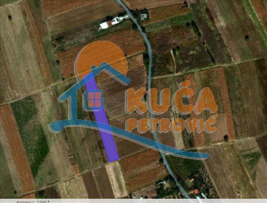 Plac  za  industrijsku  gradnju -  trenutno  poljo