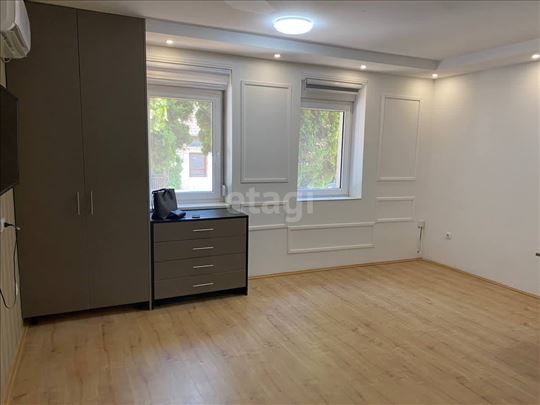 Prodaje se jednoiposoban stan u Borči, 38 m²