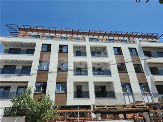 Zemun, Cara Dušana, luks novogradnja
