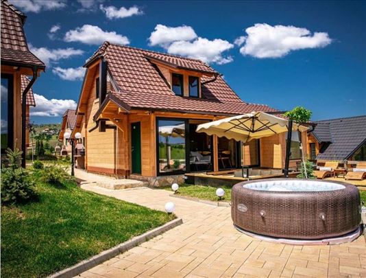 Zlatibor, Gajevi. De lux kuća. 90 m2, 2,5 ar