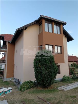Zlatibor nameštena garsonjera u zgradi