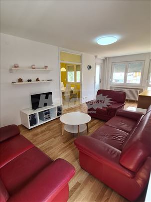 2.0 Renoviran Stan, 65 m², Blok 70, Odmah Useljiv