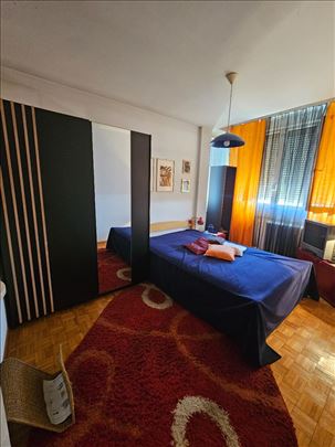 2.5 stan kod Fontane,vrhunska lokacija 