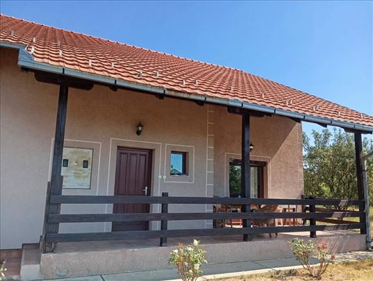 Bečmen, kuća 157m2+ garaža 18m2 na 5 ari placa