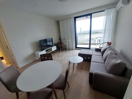 BW Metropolitan, Beograd na vodi,  pogled ka reci 