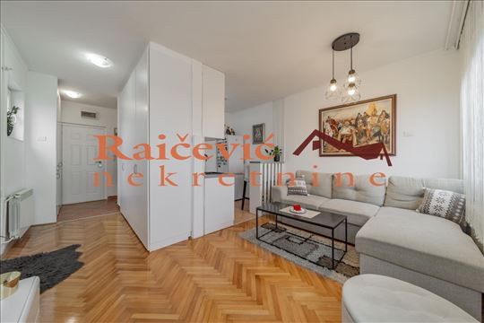 Julino brdo, Porucnika Spasica i Masere, 0.5, 26m2
