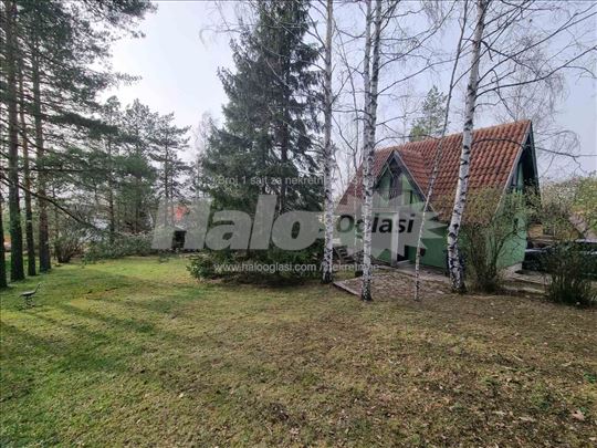 Kuća na Zlatiboru 7,39 ari 129m2 u mirnom kraju