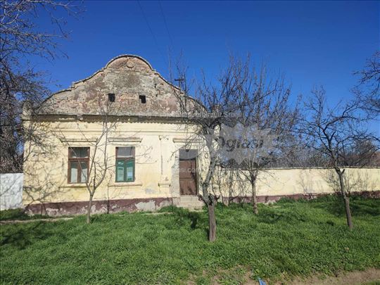 Kuća u centru Ostojićeva (opština Čoka)