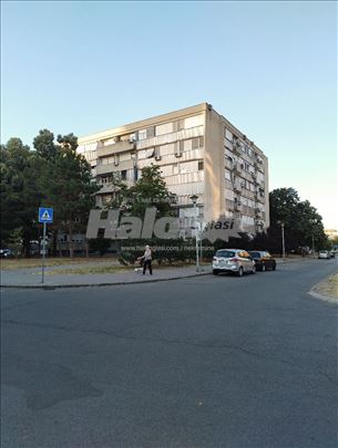 Menjam 1,5-osobni kod Genexa za 3-sobni kod Arhiva