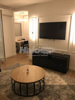 Prelep stan na odlicnoj lokaciji