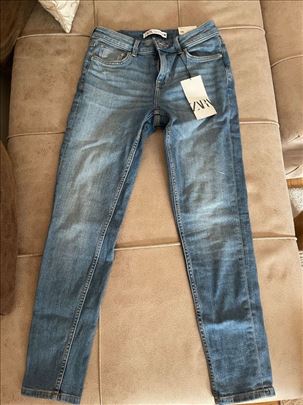 Prodajem Zara farmerke nove sa etiketom br36