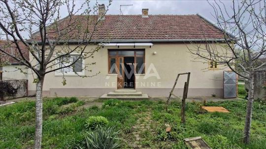 Svetozar Miletić, Kuća 95 m2