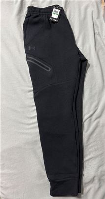 Under Armour trenerka