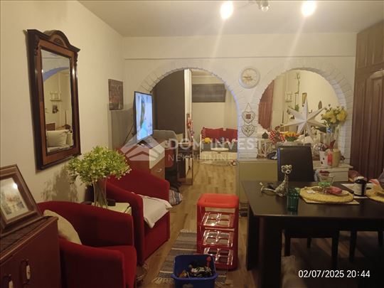 Zemun polje, dvosoban, 50m2, na uknjižbi