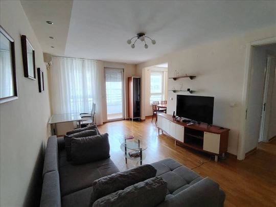 Belvil, komforan, parking mesto, ID 20809