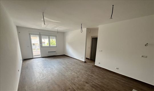 Boleč novogradnja odmah useljivo
