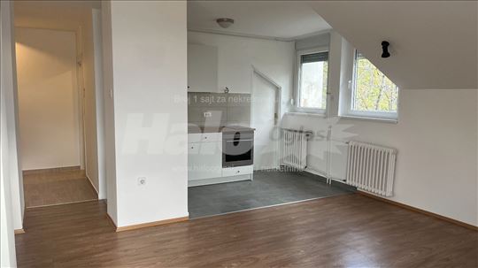 Izdaje se nenameštena garsonjera - 38 m² Bitoljska