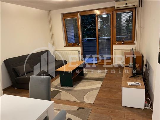 Izdaje se odlična garsonjera u Duvaništu, 30m2