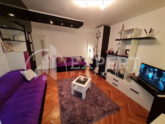 Izdaje se stan u Sremskoj ulici
