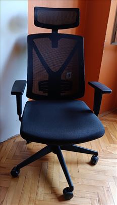 Kompjuterska radna gaming stolica Futurio Mayer