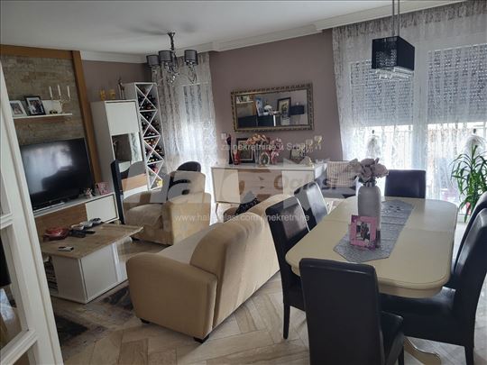 Prodaje se luksuzan stan u Loznici na Lagatoru 98m