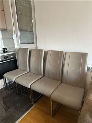Set od 4 moderne trpezarijske stolice
