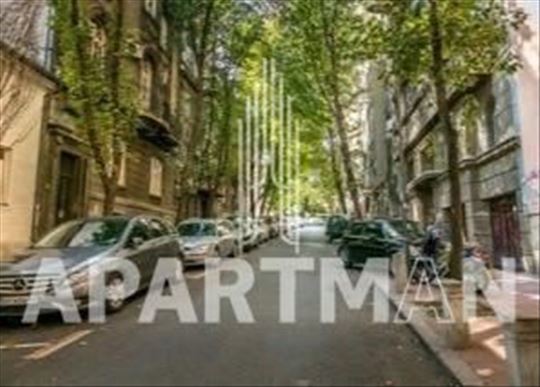Trg republike, renoviran, namešten ID#2092