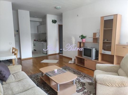 Voždovac kod crkve stan za izdavanje ID#704507