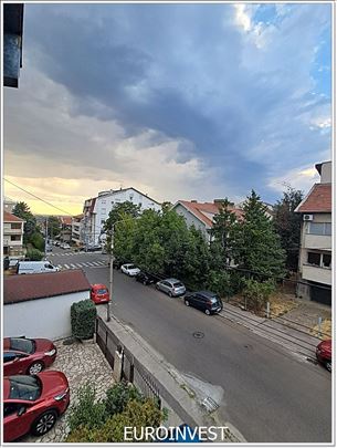 2,5 Uknjižen, miran kraj, odlična lokacija