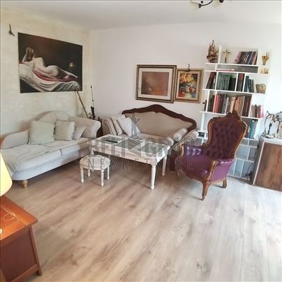 Farmaceutski fakultet,3.0 renoviran