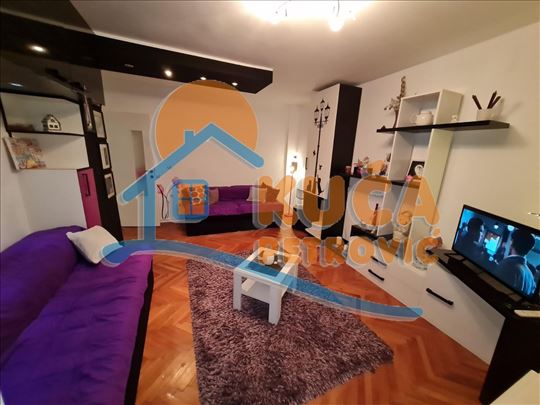 Izdaje se stan u Sremskoj ulici