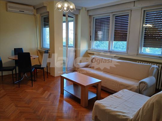 Izdajem stan na Novom Beogradu, blok 33, 2,5-soban