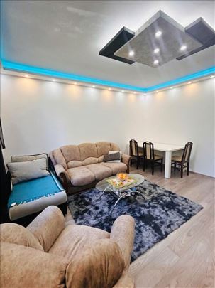 Karaburma, dvosoban, odličan renoviran 43m2